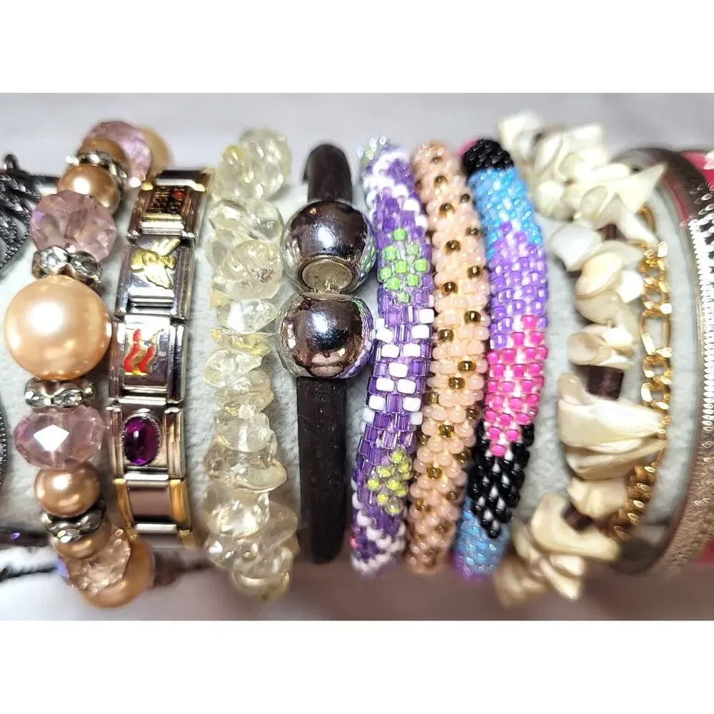 Vtg Y2K 17 Pc Bracelet Lot Mixed Styles Bangle Stretch Beaded Stacking Layered